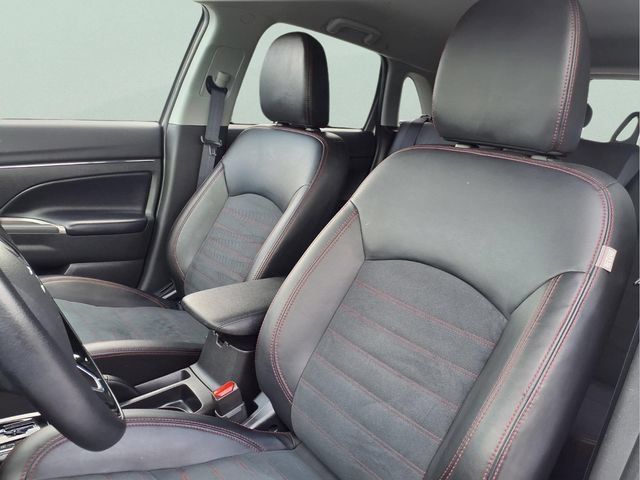 Used 2025 Mitsubishi Outlander Sport SE AWD/4WD image 19