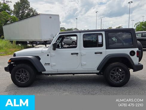 Used 2025 Jeep Wrangler Unlimited Sport AWD/4WD image 5