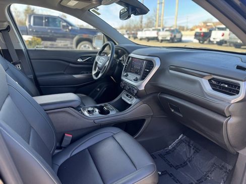 Used 2023 GMC Acadia SLT image 11