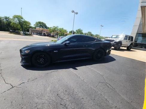 Used 2017 Ford Mustang GT Premium w/ GT Performance Package RWD image 29