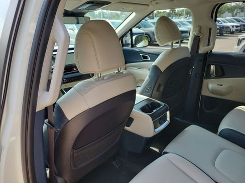 New 2026 Kia Carnival EX FWD image 17