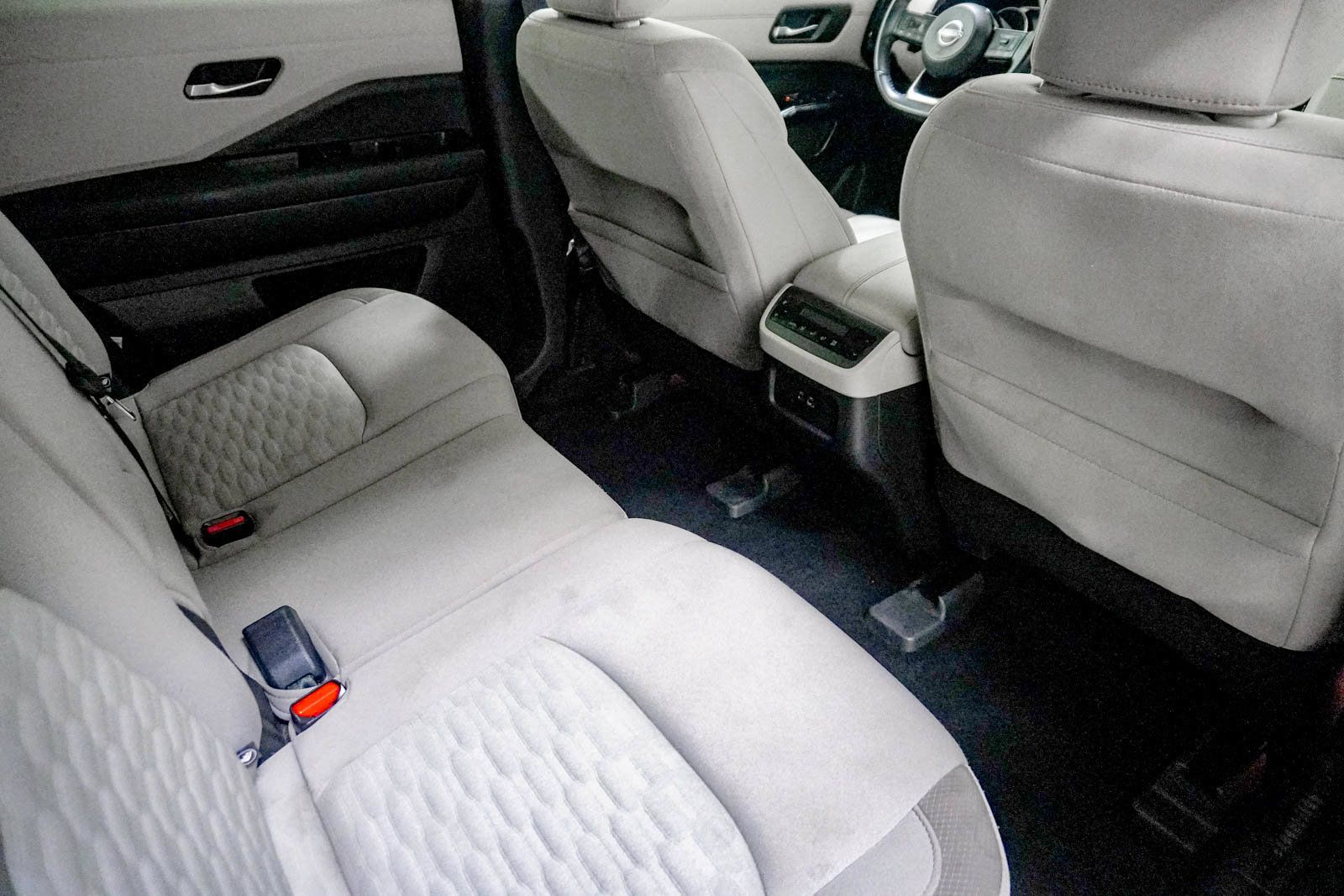Used 2022 Nissan Pathfinder SV AWD/4WD image 33