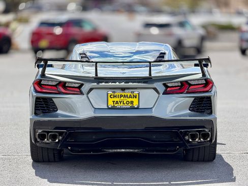 Used 2022 Chevrolet Corvette Stingray Coupe w/ Body-Color Dual Roof Package RWD image 14