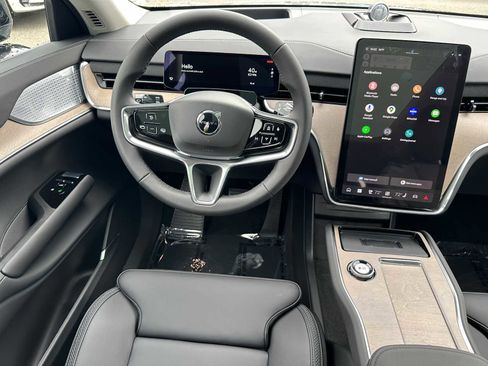 New 2025 Volvo EX90 Ultra w/ Protection Package Premier image 18