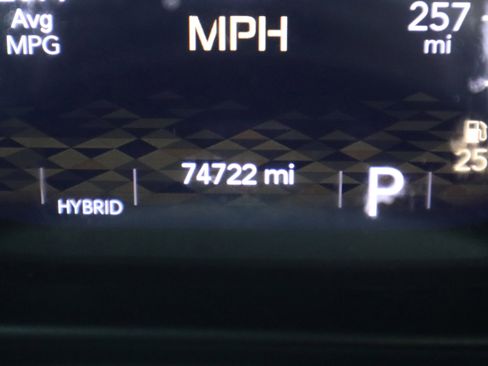 Used 2021 Jeep Wrangler Unlimited Sahara w/ Cold Weather Group image 19