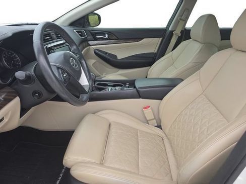 Used 2016 Nissan Maxima Platinum FWD image 11