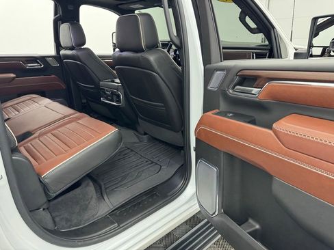 Used 2024 GMC Sierra 2500 Denali Ultimate AWD/4WD image 41