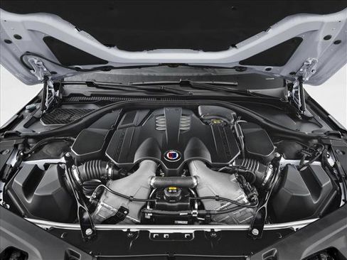 New 2025 BMW ALPINA B8 xDrive Gran Coupe image 8