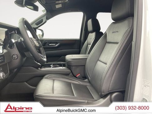 Certified 2025 GMC Yukon XL Denali AWD/4WD image 9