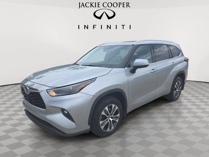 Used 2022 Toyota Highlander XLE