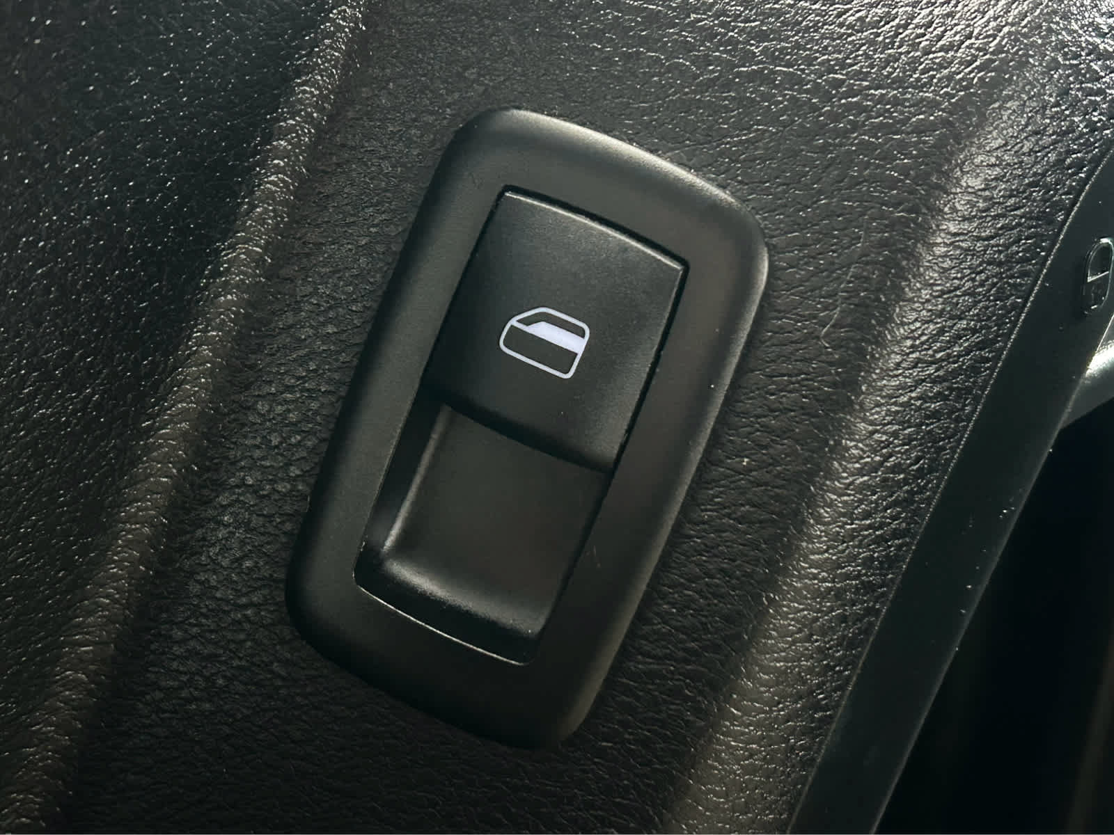 Used 2014 Dodge Grand Caravan SXT w/ UConnect Hands-Free Group FWD image 12