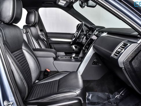 Used 2023 Land Rover Discovery S R-Dynamic image 26