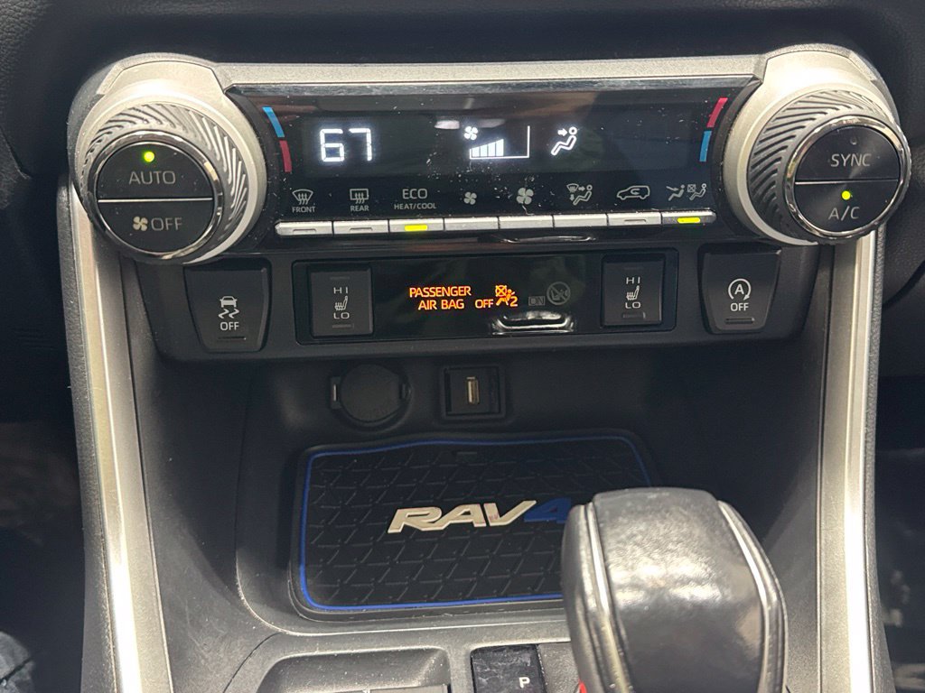 Used 2020 Toyota RAV4 XLE w/ Convenience Package AWD/4WD image 16