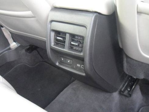 Used 2019 Cadillac XT4 Luxury w/ Cold Weather Package image 33