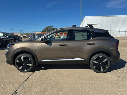 New 2026 Nissan Kicks SR w/ Cold Weather Package image 5