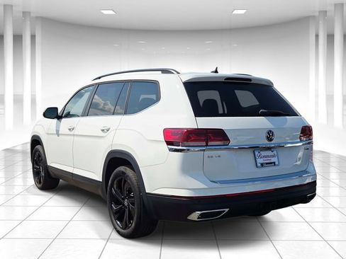 Used 2023 Volkswagen Atlas SE AWD/4WD image 3