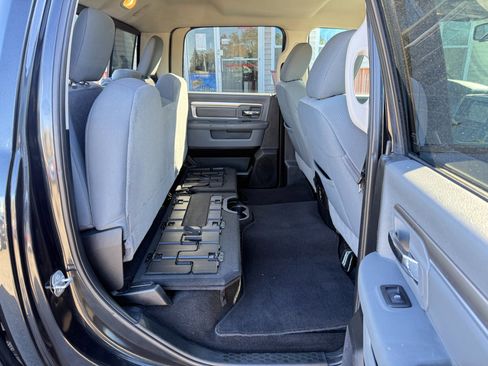 Used 2018 RAM 1500 Classic SLT w/ Luxury Group image 40