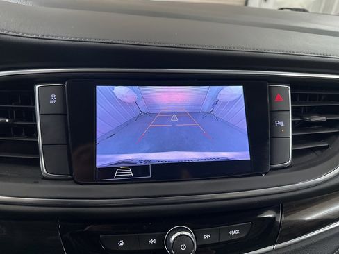 Used 2020 Buick Enclave Essence image 15