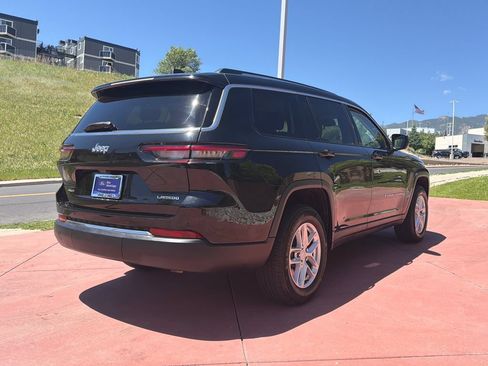 Used 2023 Jeep Grand Cherokee L Laredo AWD/4WD image 8