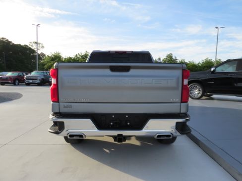 Used 2025 Chevrolet Silverado 1500 LTZ w/ Technology Package AWD/4WD image 4