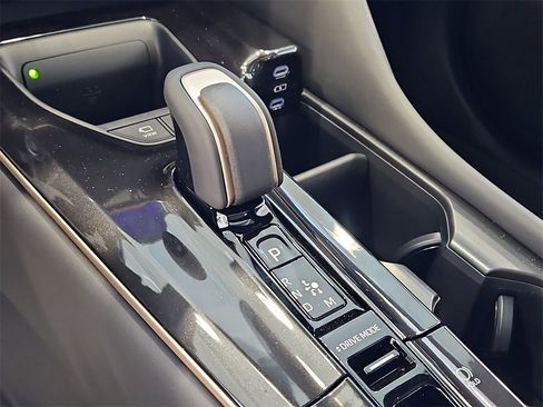 New 2026 Toyota Crown Platinum image 18