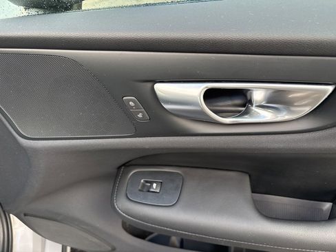 Certified 2025 Volvo S60 B5 Core image 35