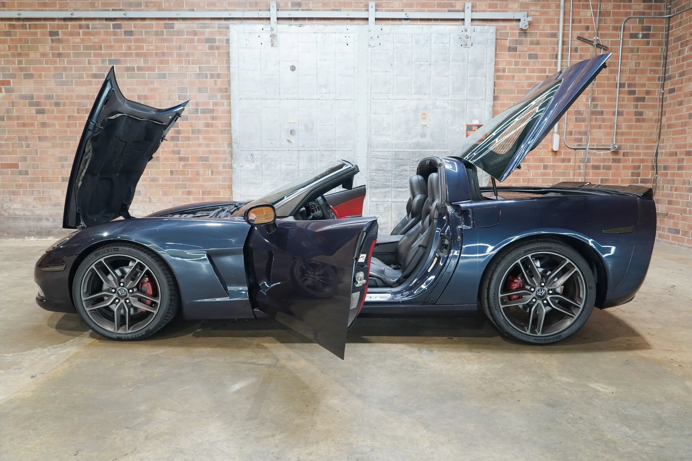 Used 2013 Chevrolet Corvette Coupe w/ Battery Protection Package RWD image 26