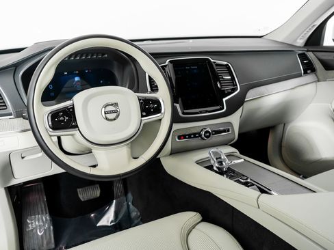 Used 2025 Volvo XC90 B6 Ultra w/ Protection Package Premier image 2