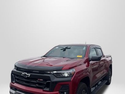 Used 2024 Chevrolet Colorado Z71 w/ Z71 Convenience Package 2