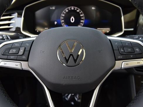 New 2026 Volkswagen Jetta SE FWD image 19