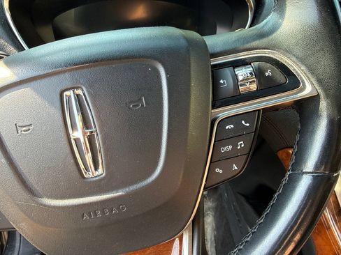 Used 2019 Lincoln Nautilus Reserve AWD/4WD image 22