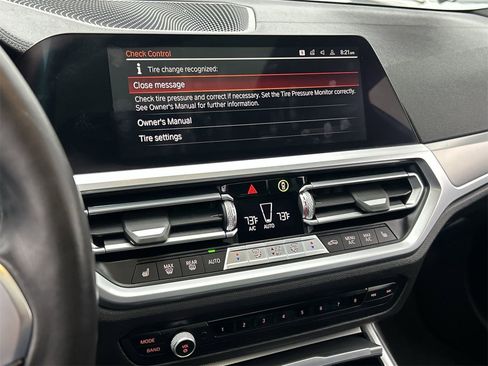 Used 2020 BMW 330i xDrive Sedan w/ M Sport Package image 23