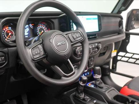 Used 2026 Jeep Wrangler Unlimited Sport AWD/4WD image 2