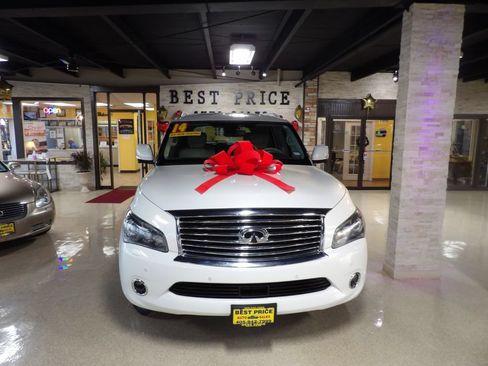 Used 2014 INFINITI QX80 2WD w/ Deluxe Touring Package image 4