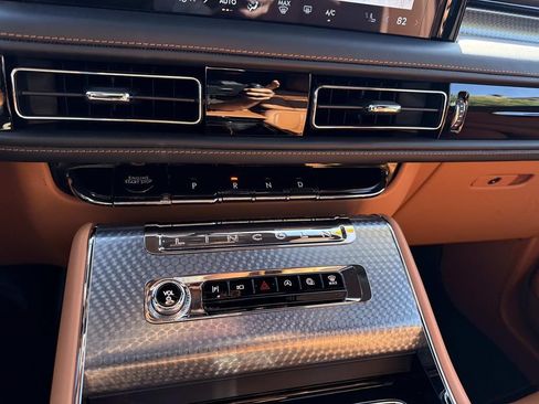 Used 2025 Lincoln Aviator Black Label AWD/4WD image 24