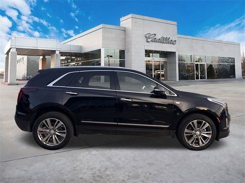 Used 2025 Cadillac XT5 Premium Luxury image 2