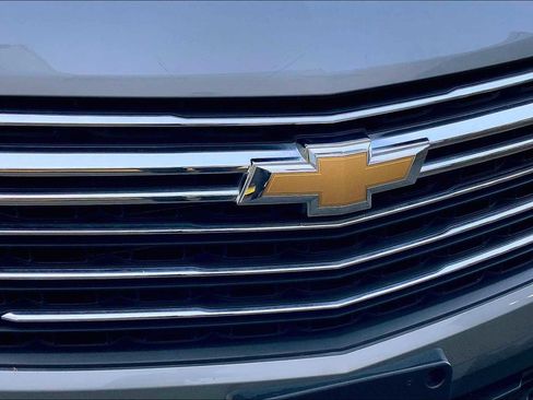 Used 2023 Chevrolet Traverse LT image 31