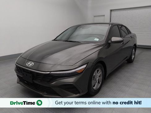 Used 2024 Hyundai Elantra SE image 1