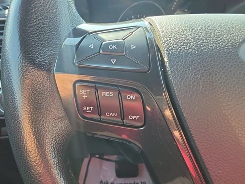Used 2018 Ford Explorer XLT w/ Equipment Group 202A FWD image 10