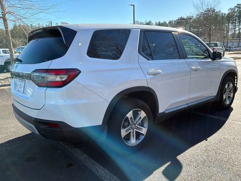 Used 2023 Honda Pilot EX-L image 4