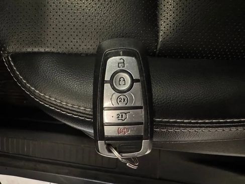 Used 2022 Ford Escape SEL AWD/4WD image 17