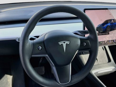 Used 2023 Tesla Model Y Long Range AWD/4WD image 10