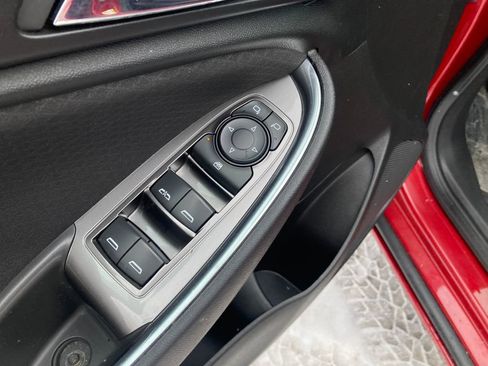 Used 2016 Chevrolet Malibu LT image 14