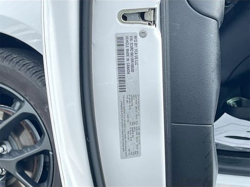 Used 2024 Chrysler Pacifica Touring-L w/ Uconnect Theater Family Group image 33