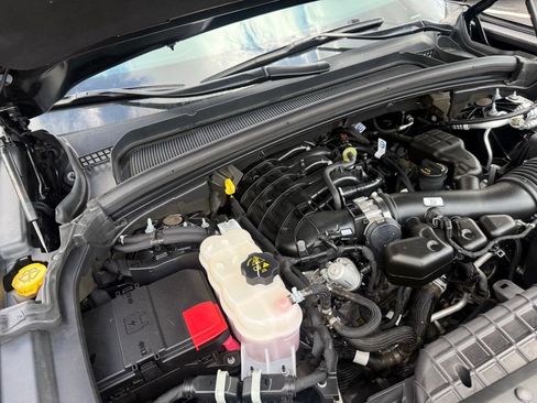 Used 2023 Jeep Grand Cherokee L Limited AWD/4WD image 64