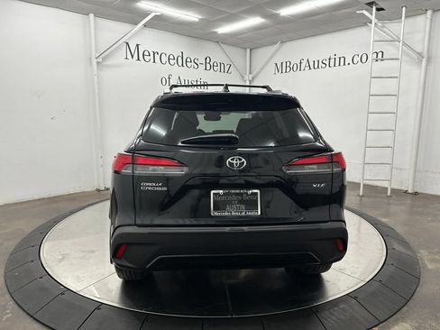Used 2025 Toyota Corolla Cross XLE FWD image 6