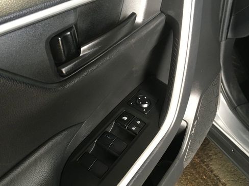 Used 2023 Toyota RAV4 LE AWD/4WD image 19