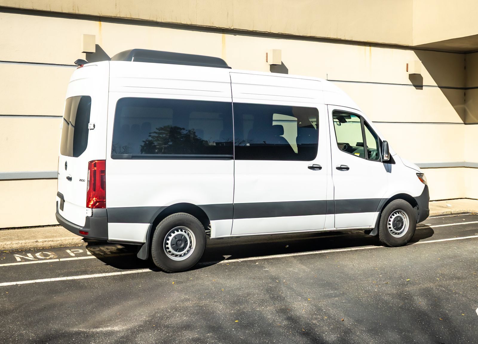 Used 2025 Mercedes-Benz Sprinter 2500 image 9