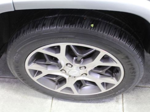Used 2018 Jeep Grand Cherokee Limited AWD/4WD image 35