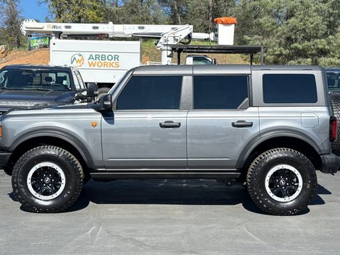 Used 2024 Ford Bronco Badlands image 7